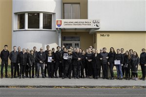 protest v ciernom 33